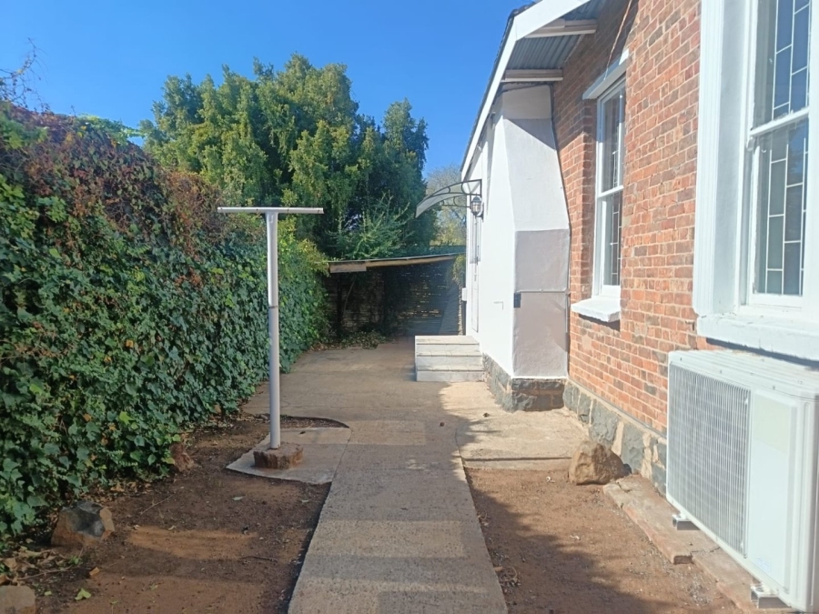 4 Bedroom Property for Sale in Memorial Road Area Northern Cape